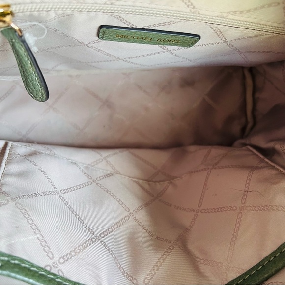 Michael Kors Army Green Leather Backpack with golden chain - Picture 8 of 10